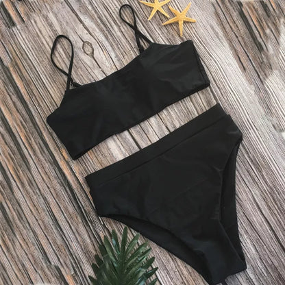 Ladies' three-point bikini swimsuit in solid colour with chest pad