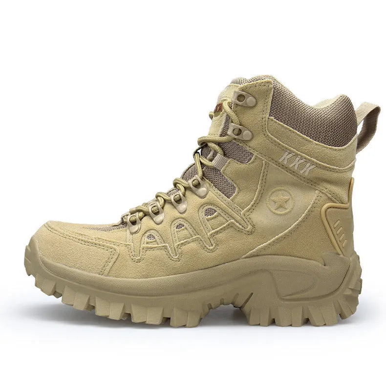 US Army Delta Tactical Boots in black or sand colour with non-slip rubber soles for outdoor use