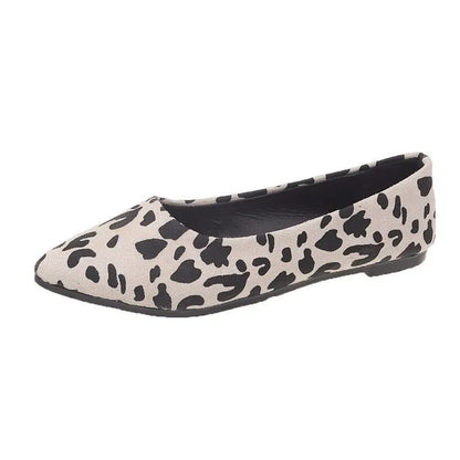 Women's leopard print flat pumps with pointed toe and low flat heel on cotton cloth upper