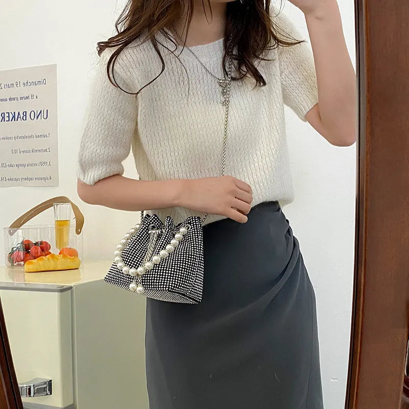 Diamond-patterned soft PU shoulder bag with detachable chain strap in bucket shape with internal organisers