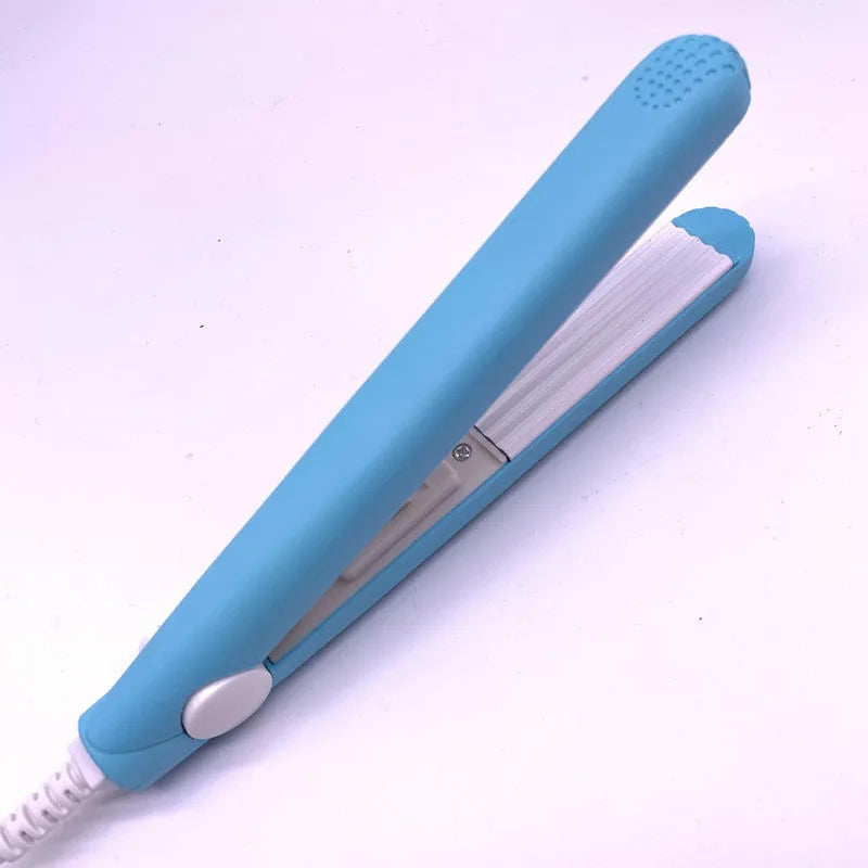 Mini splint hair straightener in pink, blue or purple, 17.5cm long, aluminium body, 180°C constant heat, 3D floating technology