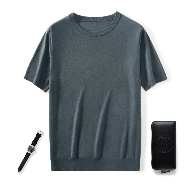 Men's loose-fit thin knitted pullover shirt in light grey, short sleeves, round neck.
