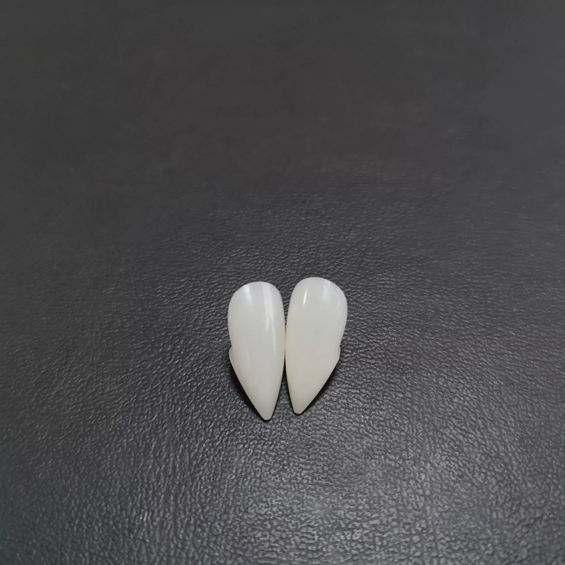 Adjustable Halloween Vampire Zombie Dentures for a spooky custom fit
