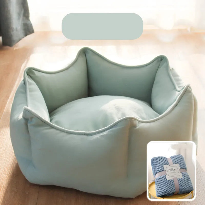 Warm cat bed in mint green with removable washable cover and free random-colour blanket