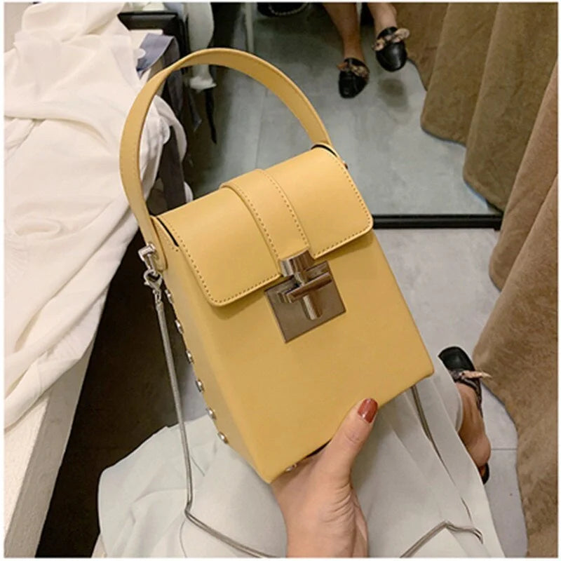 Horizontal square wild shoulder chain bag for women with zipper pocket