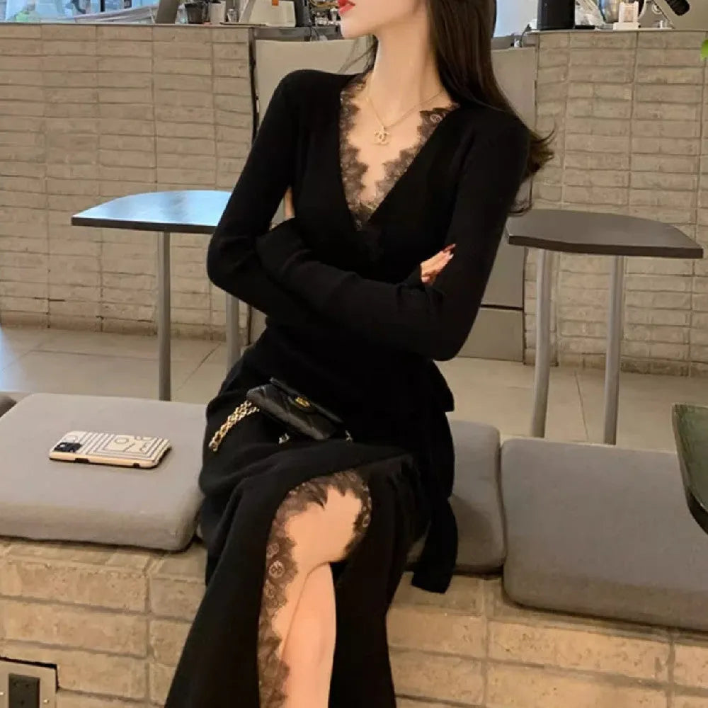 Black solid-colour princess dress skirt with slim fit silhouette on mannequin