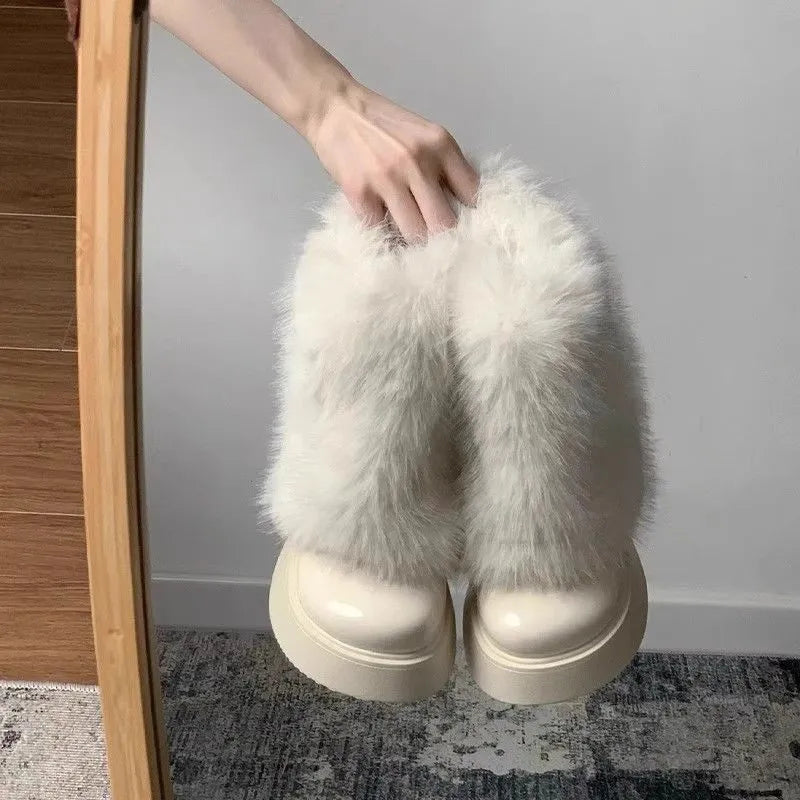 Women's low-top snow boots with artificial plush upper, waterproof platform sole, and 3-5cm English muffin heel