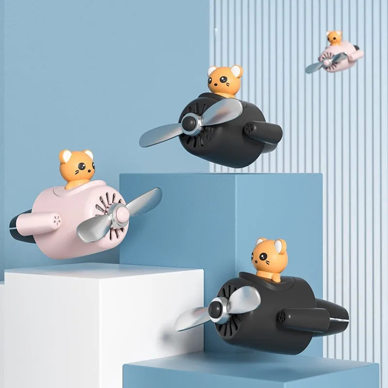 Cartoon airplane-shaped plastic car vent aromatherapy diffuser with fragrant slices for R3 vents