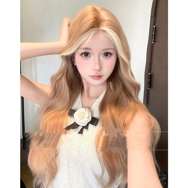 Long curly full-head lace wig in American highlight gold colour