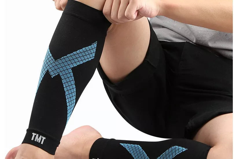 Sports compression socks in nylon, sizes M to XL, for running and hiking