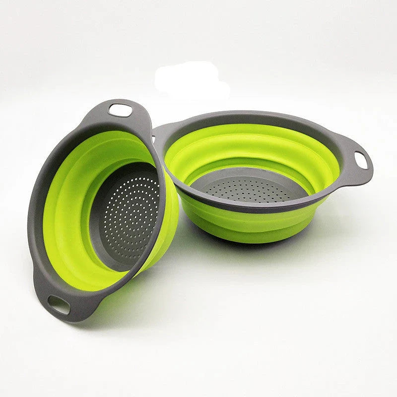 Collapsible silicone colander for washing and draining fruits and vegetables in the kitchen