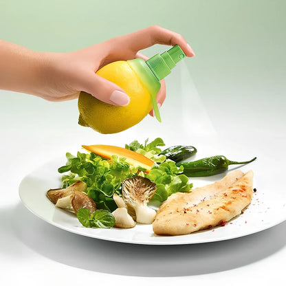Green lemon sprayer with screw-in design for direct fruit juice extraction