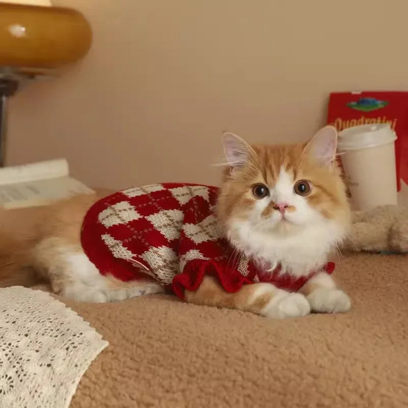Red cat sweater with rhombic embroidery cherry pattern for autumn and winter wear