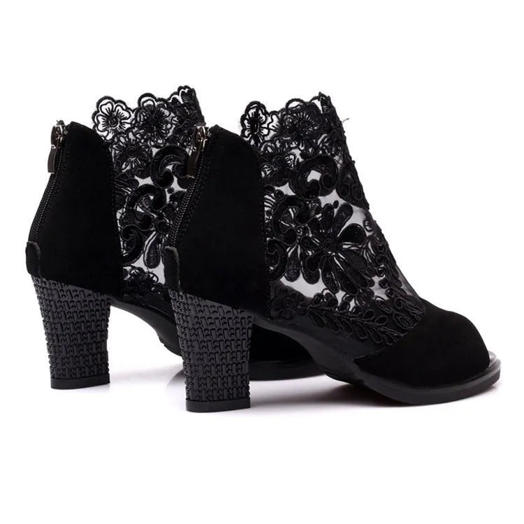 Lucyever women's black gladiator sandals with flower lace, square heel, and peep toe design