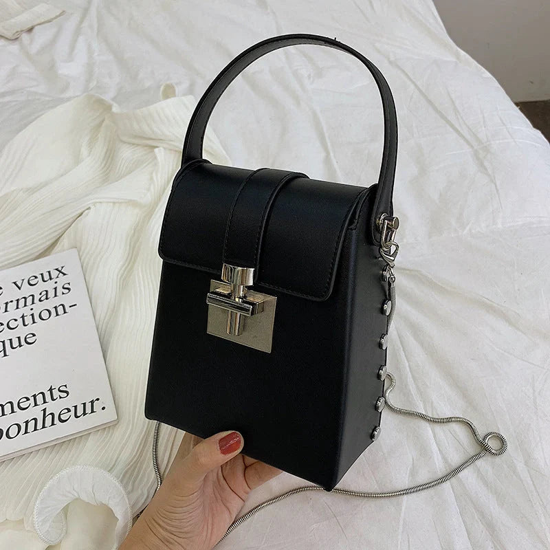 Horizontal square wild shoulder chain bag for women with zipper pocket