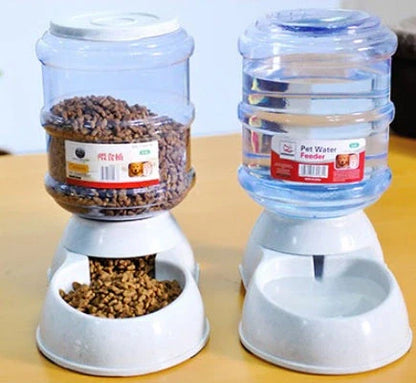 Automatic pet feeder and water dispenser for cats and dogs with large capacity