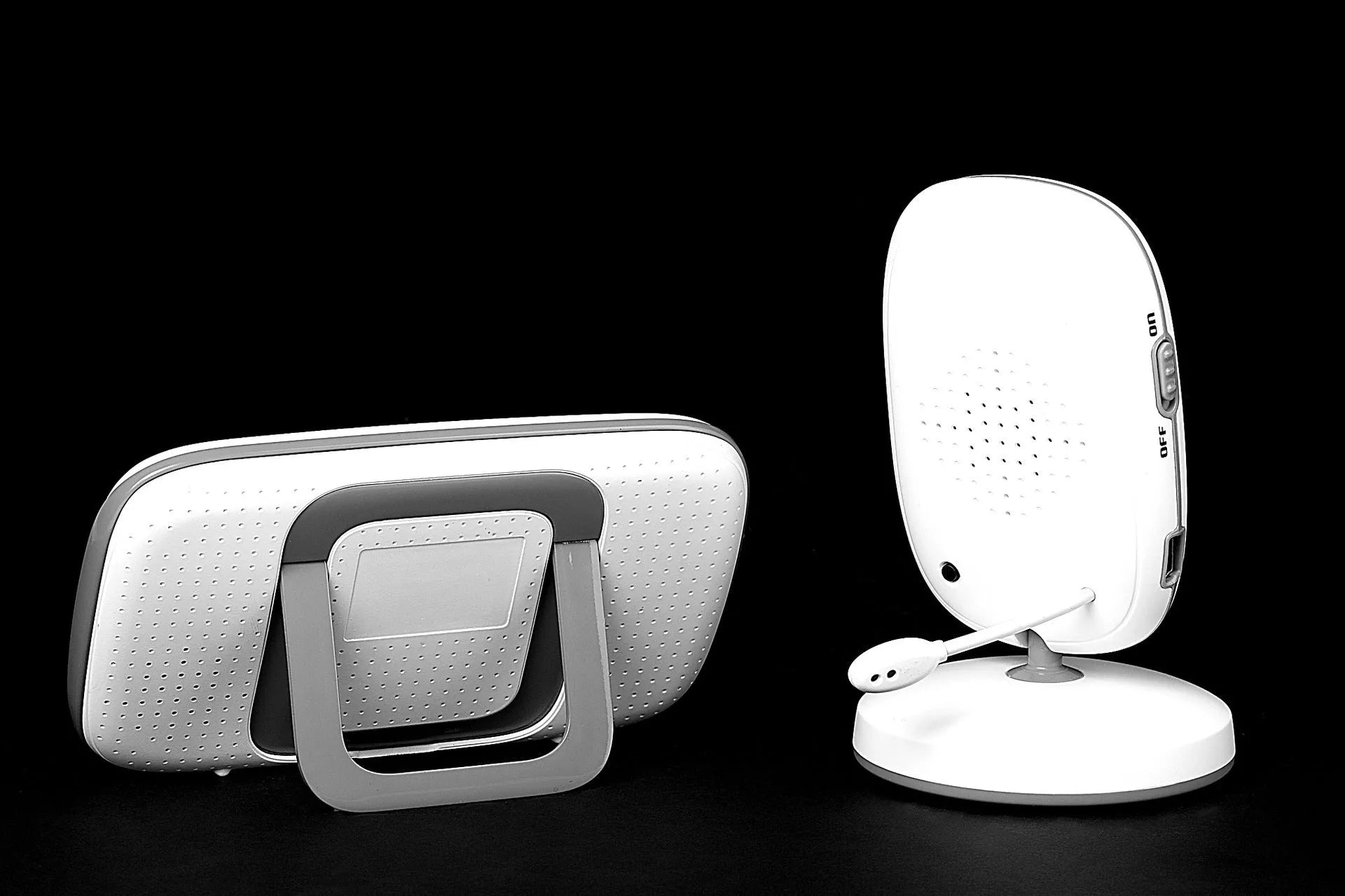 VB603 digital baby monitor with 3.2 inch colour parent unit and camera with night vision LEDs