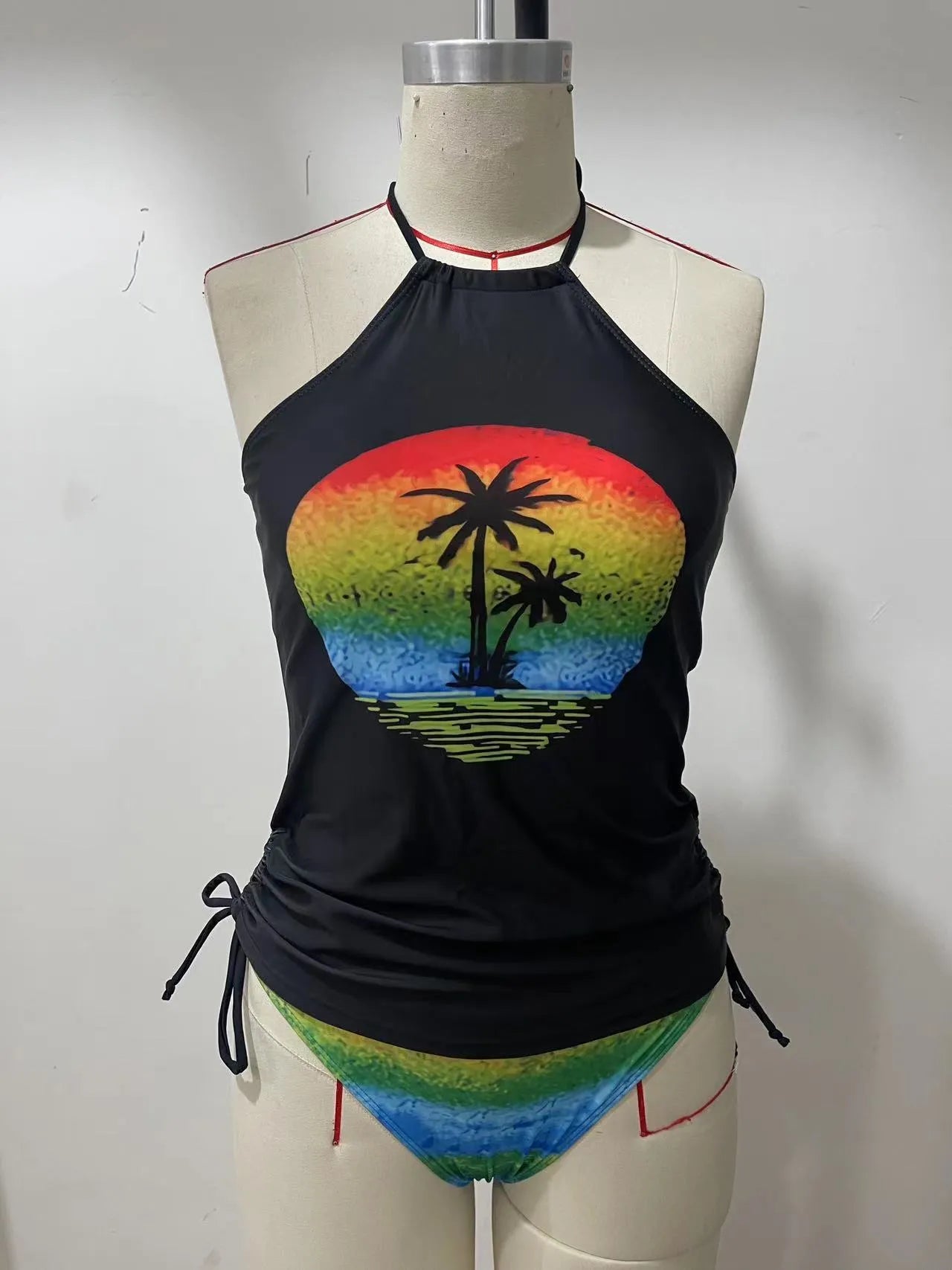 Conservative European and American women's colourful split pattern swimsuit for swimming.