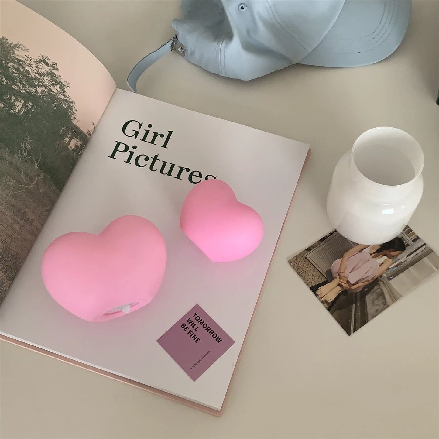 White and pink vinyl atmosphere lamps in trumpet and tuba shapes showing 8cm and 11cm size options