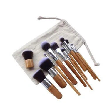 11 makeup brushes and 15-colour eyeshadow palette in velvet pouch for contouring and eye looks