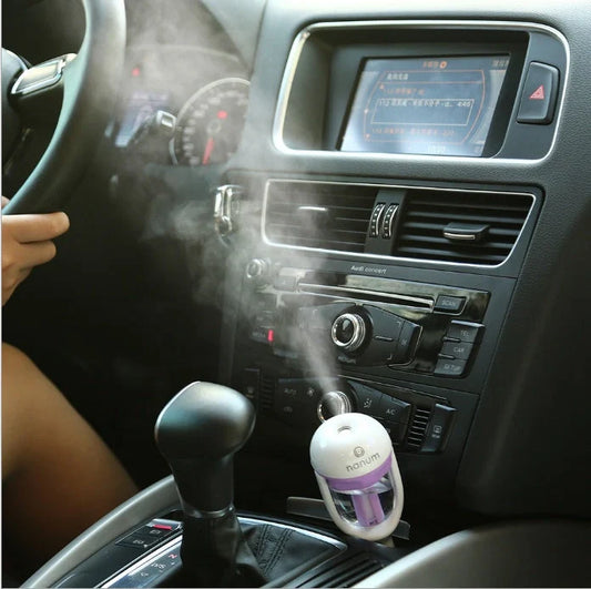 Compact car humidifier with essential oil diffuser and air purifier in various colours