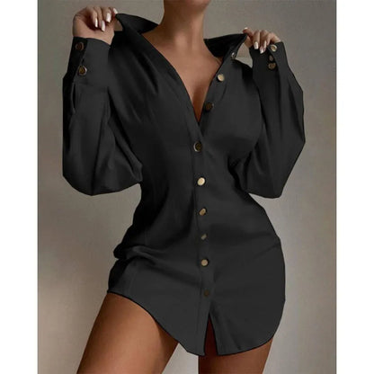 Women's art retro shirt in matel silk with a waist-controlled fastener decoration in blue.
