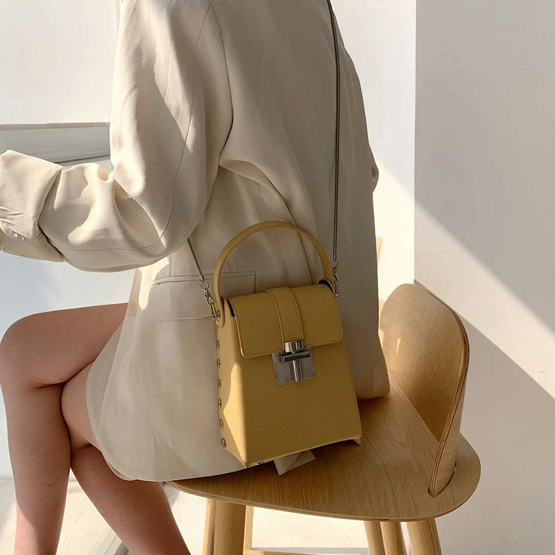 Horizontal square wild shoulder chain bag for women with zipper pocket