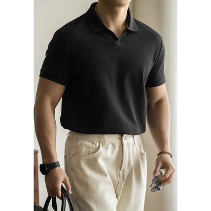 American-style cotton polo shirt in blue, black or white with short sleeves and regular fit