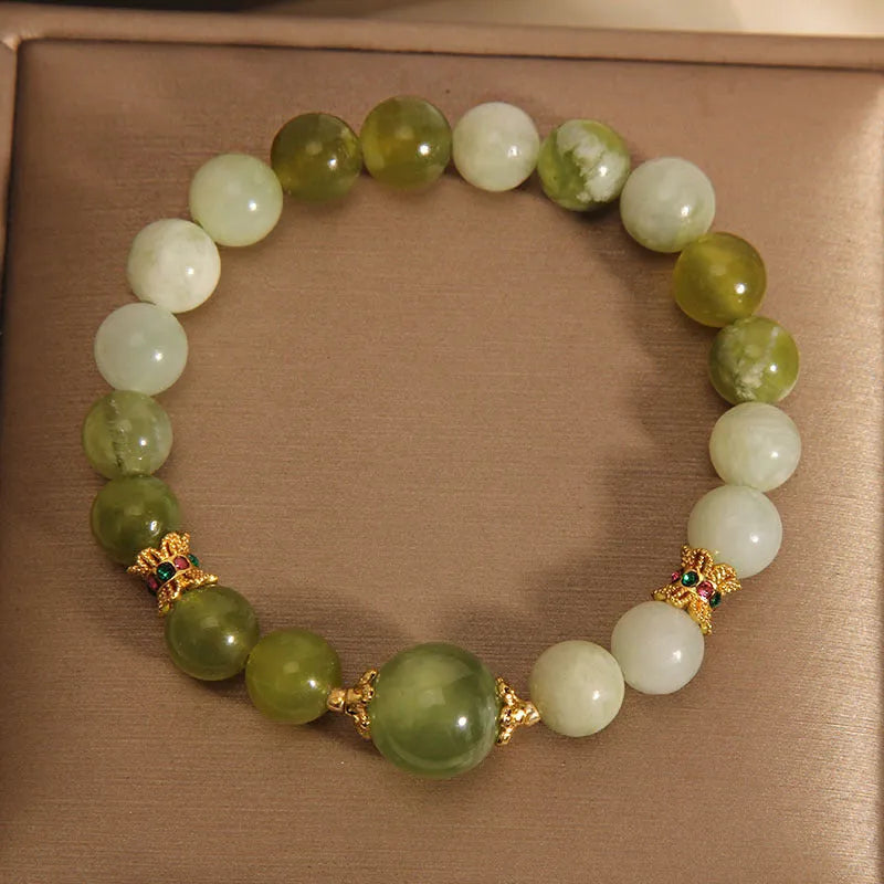 Original design jade bracelet in Xiuyan jade green colour, women's light luxury sweet Mori style jewellery.