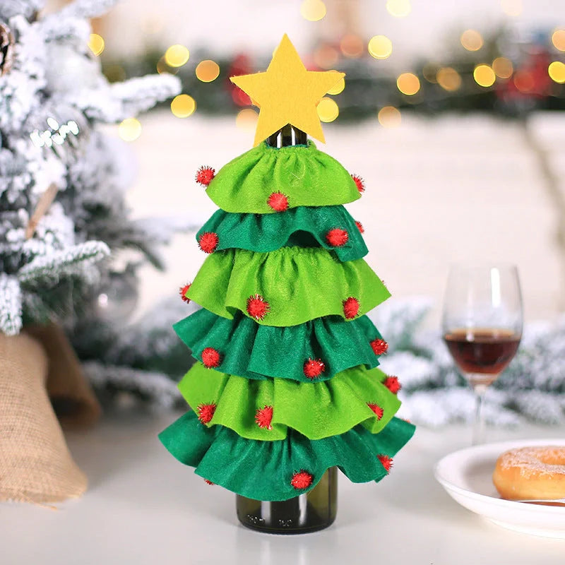 Christmas wine bottle cover with pentagram and fluffy ball design in red and green