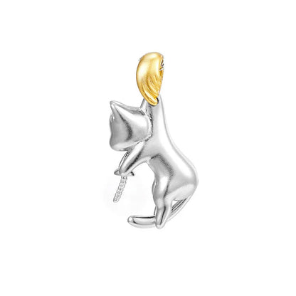 Close-up of a delicate 925 sterling silver cat charm on a 45cm clavicle chain with a lobster clasp.