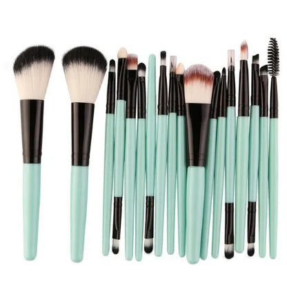 MAANGE 18-piece make-up and brush set with fan-shaped tools for blending and application