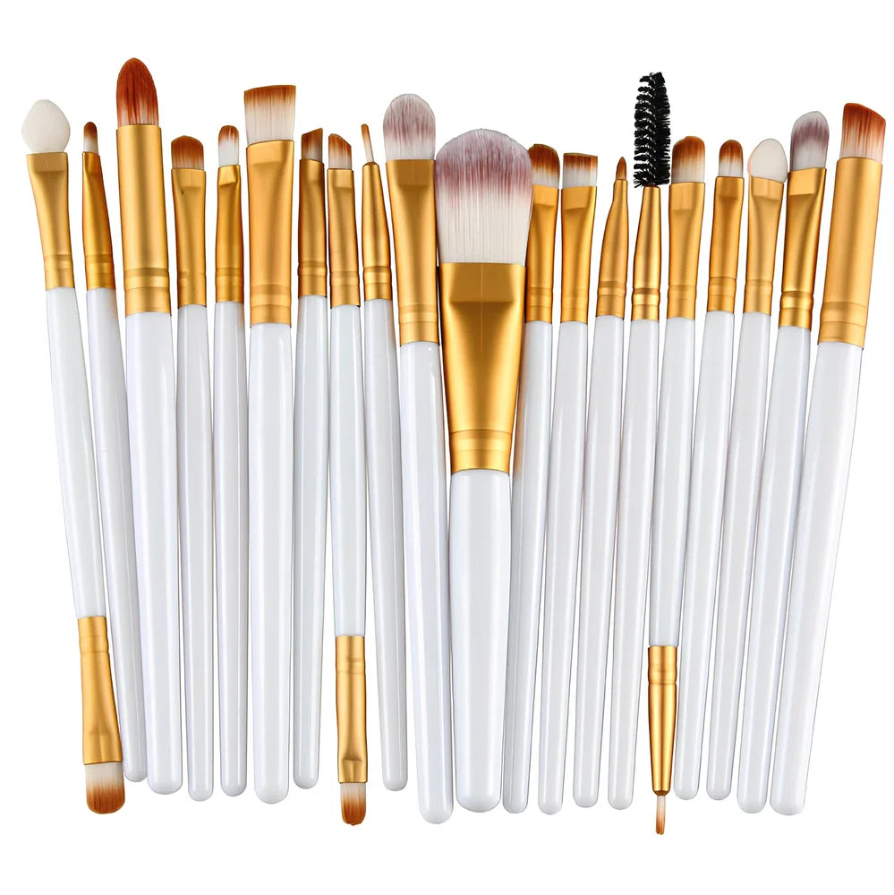 Cosmetic brush kit with 3cm nylon bristles and 14cm plastic handles in multiple colour options