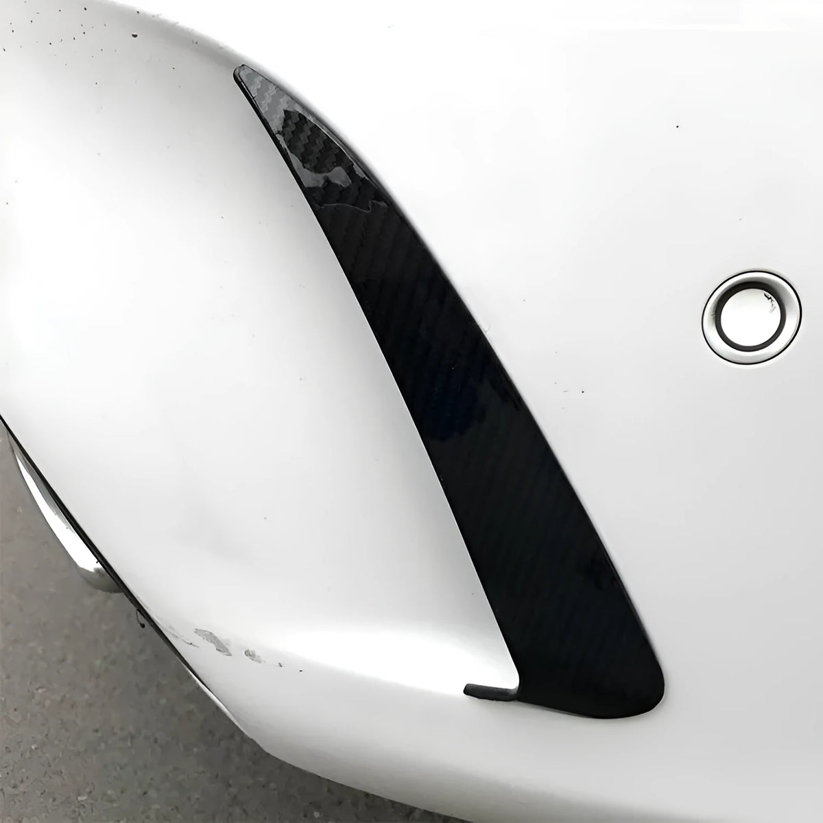 Rear wind blade ABS bumper sticker in piano black or carbon fibre pattern, 250 measurement, one set