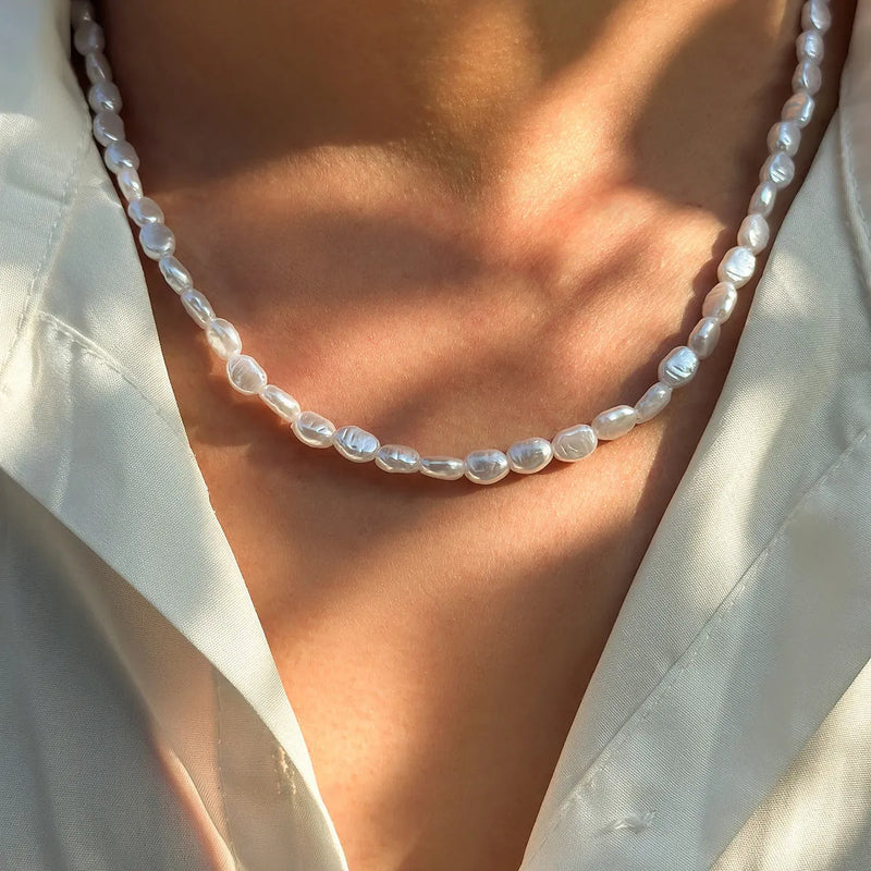 Men's U-shaped imitation pearl necklace for clavicle with 41cm-50cm adjustable length, crafted from mother pearl shellfish pendant on pearl chain style in white colour for European and American styling