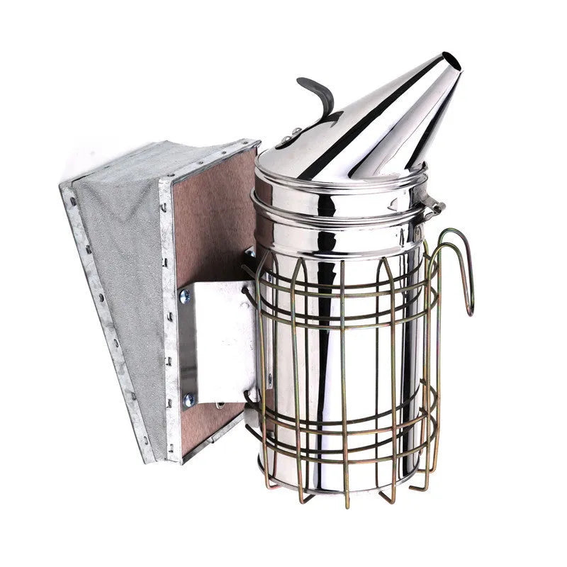Manual smoke blower for beekeeping, stainless steel and leather bee smoker with 10.5cm barrel diameter and 28cm height, 780g agricultural bee keeping tool for hive management and bee calming.