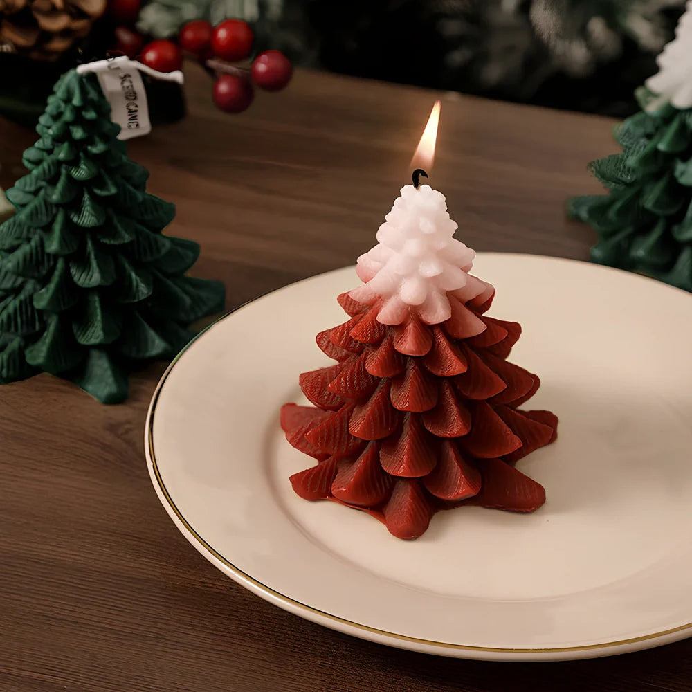 Christmas tree-shaped candle in silicone mold with soy wax and cotton wick measuring 4.5x4.5x10cm