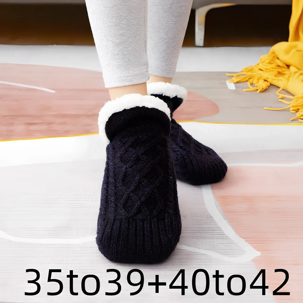 Pair of thickened non-slip indoor socks in navy V-fringe, 60% acrylic with sherpa lining for warm grip on floors, sizes 35-45