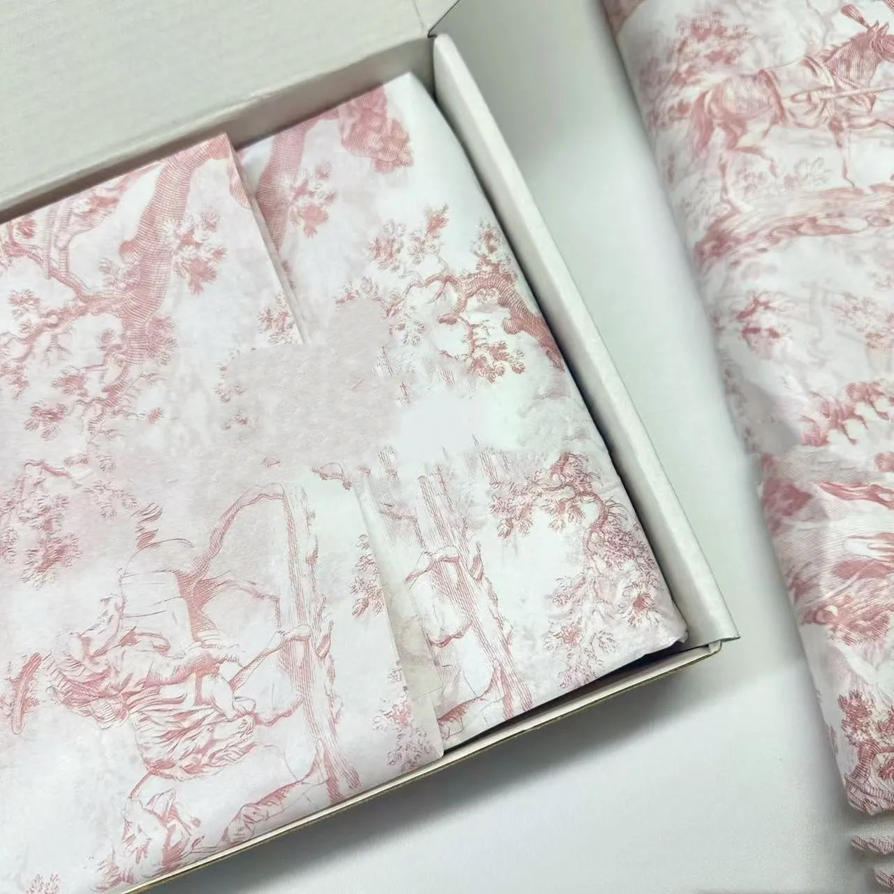 French Mg tissue paper in Pink Purple and Purplish Purple colours measuring 50x70cm with retro style design