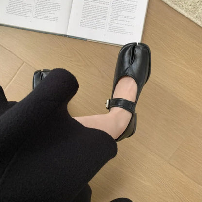 Split-toe pig trotter shoes for women in black with microfiber upper, soft sole and low 1-3cm heel