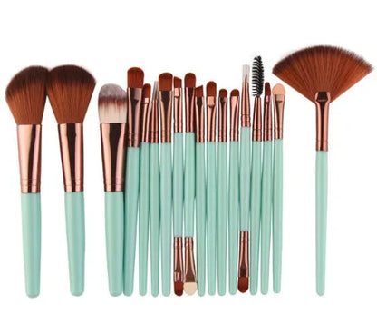 MAANGE 18-piece make-up and brush set with fan-shaped tools for blending and application