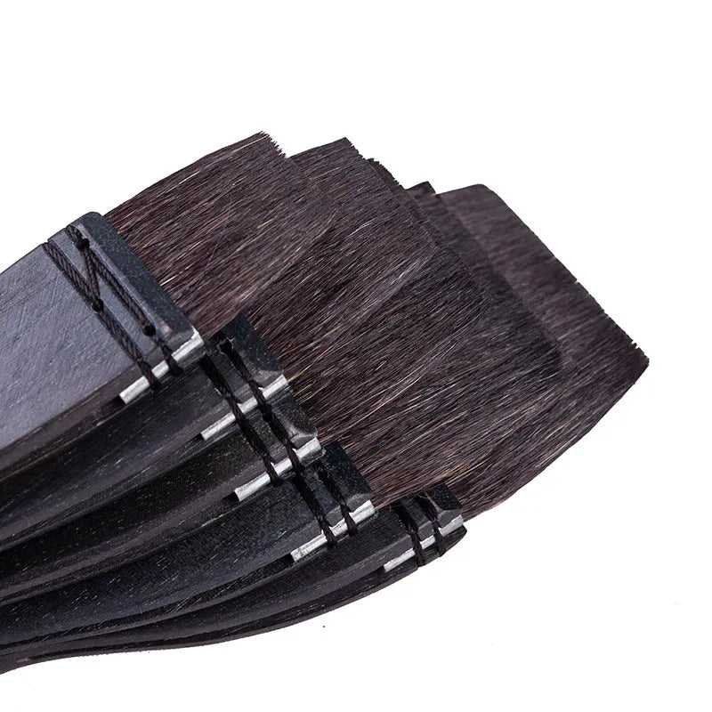 Grey squirrel hair and synthetic fibre makeup brush with a wooden handle, showing size number options.