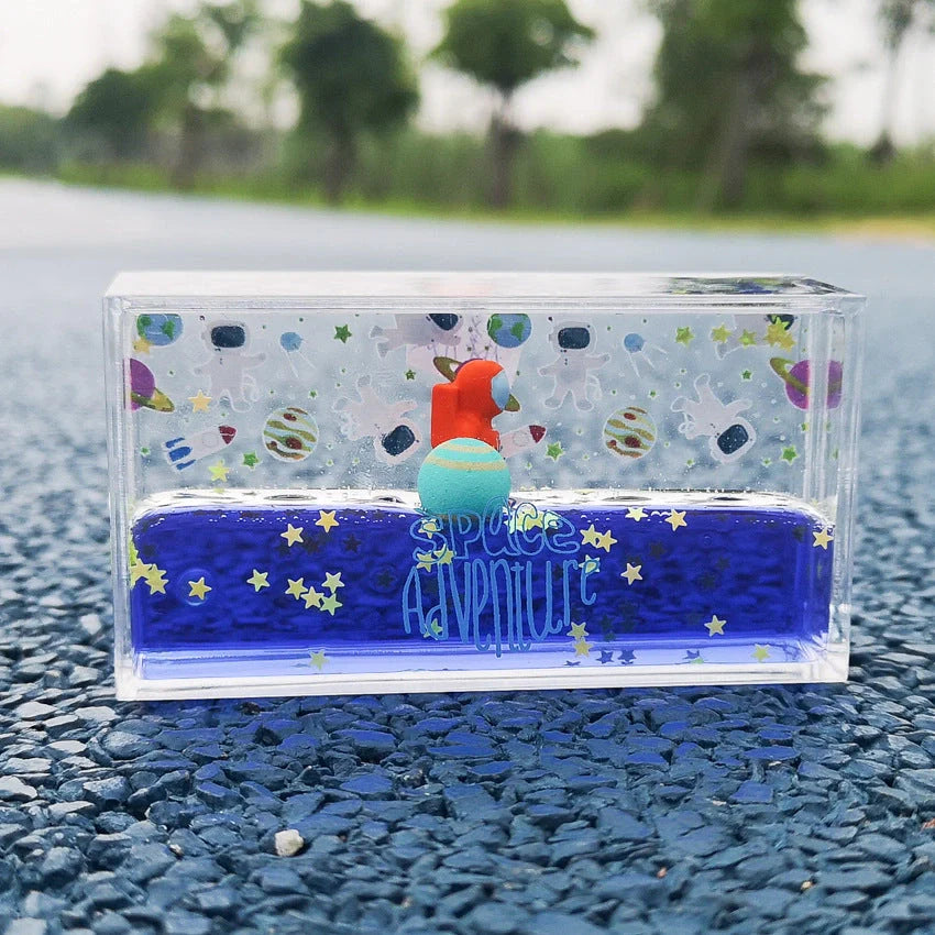 Acrylic liquid quicksand floating astronaut ornament for desk decor