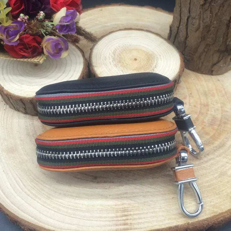 Universal leather car key bag with zipper, 15.5x5x2.5cm, in black or brown for car and home keys