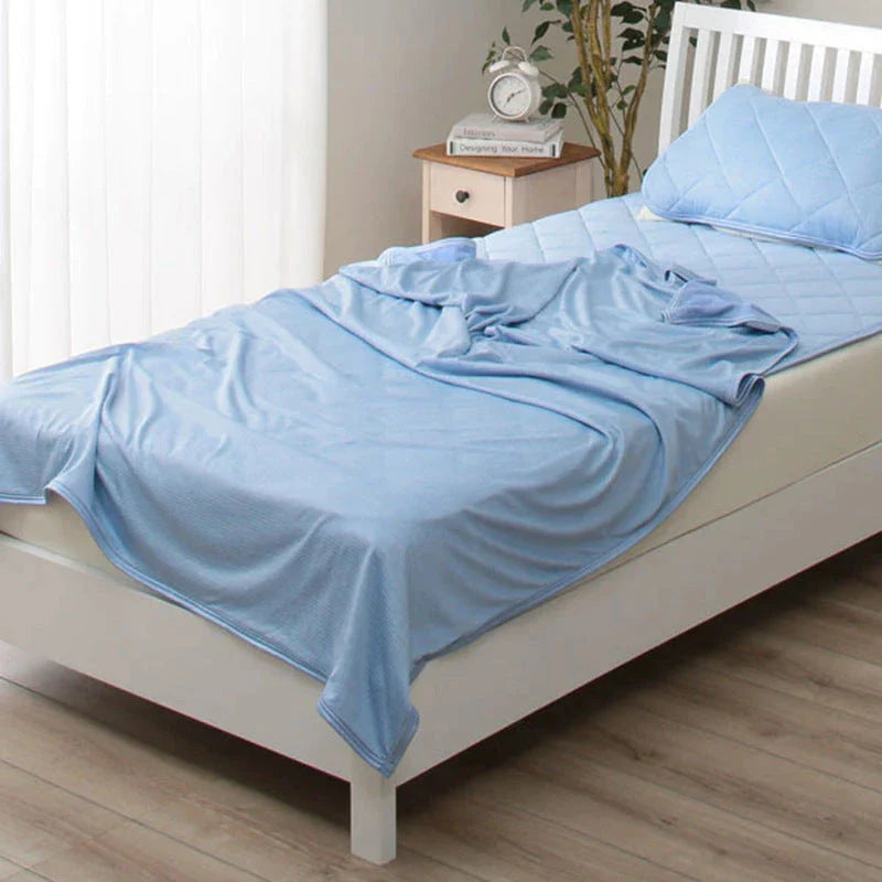 Premium Cooling Blanket with Japanese Q-Max 0.4 Cooling Fiber Technology for Comfortable and Refreshing Sleep