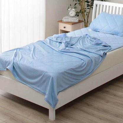 Premium Cooling Blanket with Japanese Q-Max 0.4 Cooling Fiber Technology for Comfortable and Refreshing Sleep