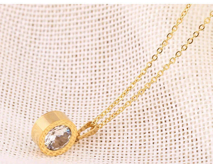 Diamond titanium steel necklace with 8 interchangeable colour options for versatile styling