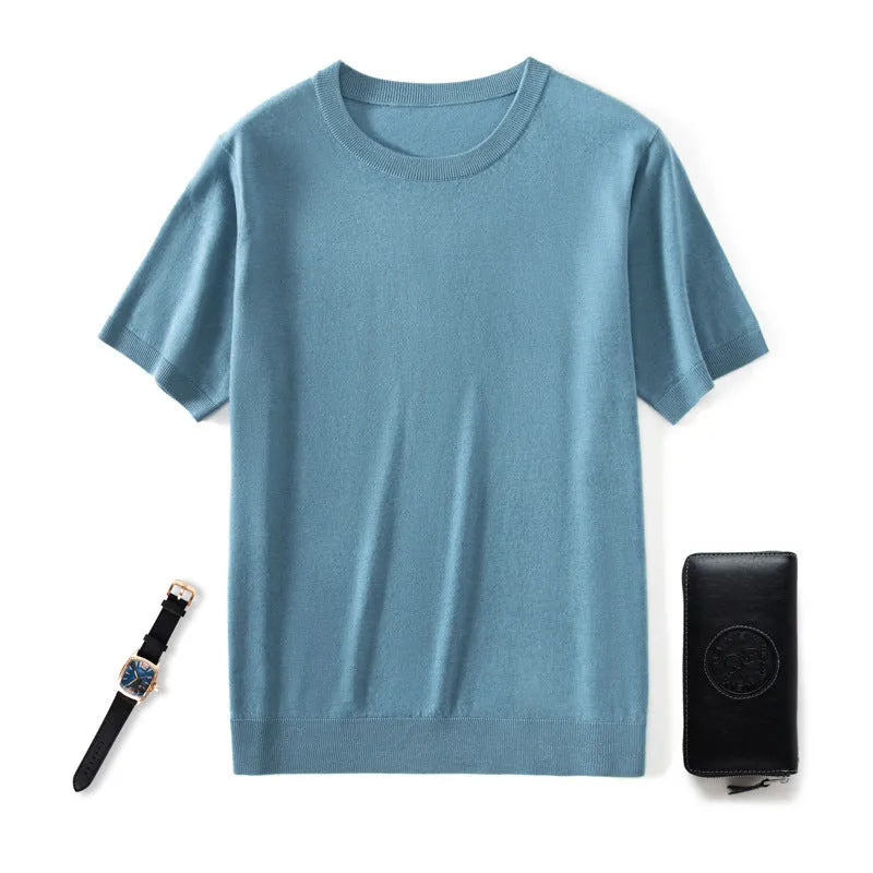 Men's loose-fit thin knitted pullover shirt in light grey, short sleeves, round neck.