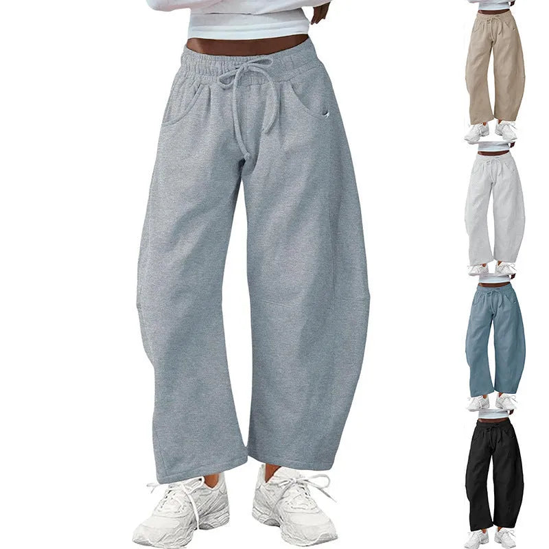 Loose cropped sweatpants in multiple colours with elastic waist and street fashion design