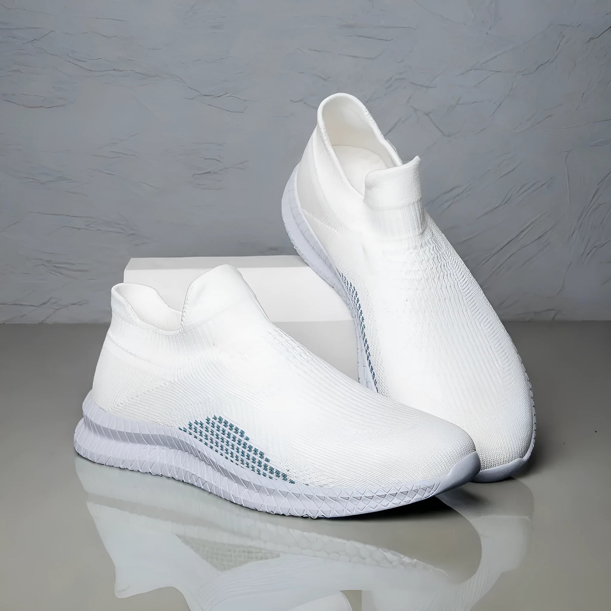 Low-top casual sneaker in Popcorn Flyknit fabric, showing flat heel and round toe design.